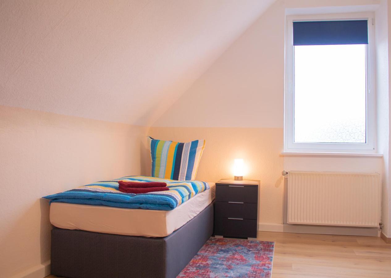 Bis 5 Personen, Parkplatz, Arbeitsplatz Apartamento Solingen Exterior foto