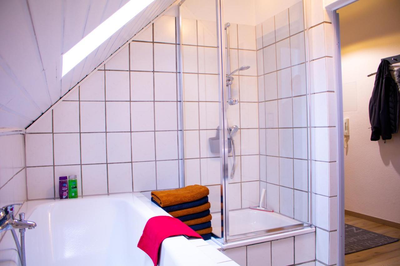Bis 5 Personen, Parkplatz, Arbeitsplatz Apartamento Solingen Exterior foto